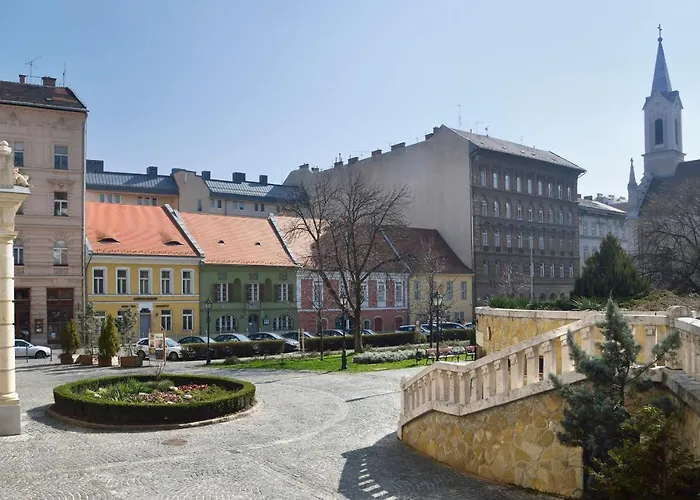 Fresh And Personal Near Buda Castle
